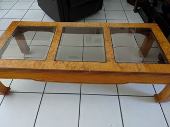 Mesa de cedro para sala