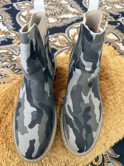 Camo Ankle Boots $5