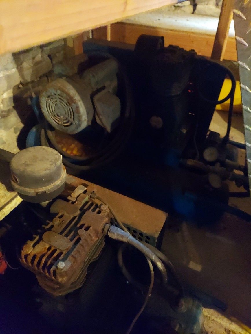 Emglo Electric Dual Tank Air Compressor