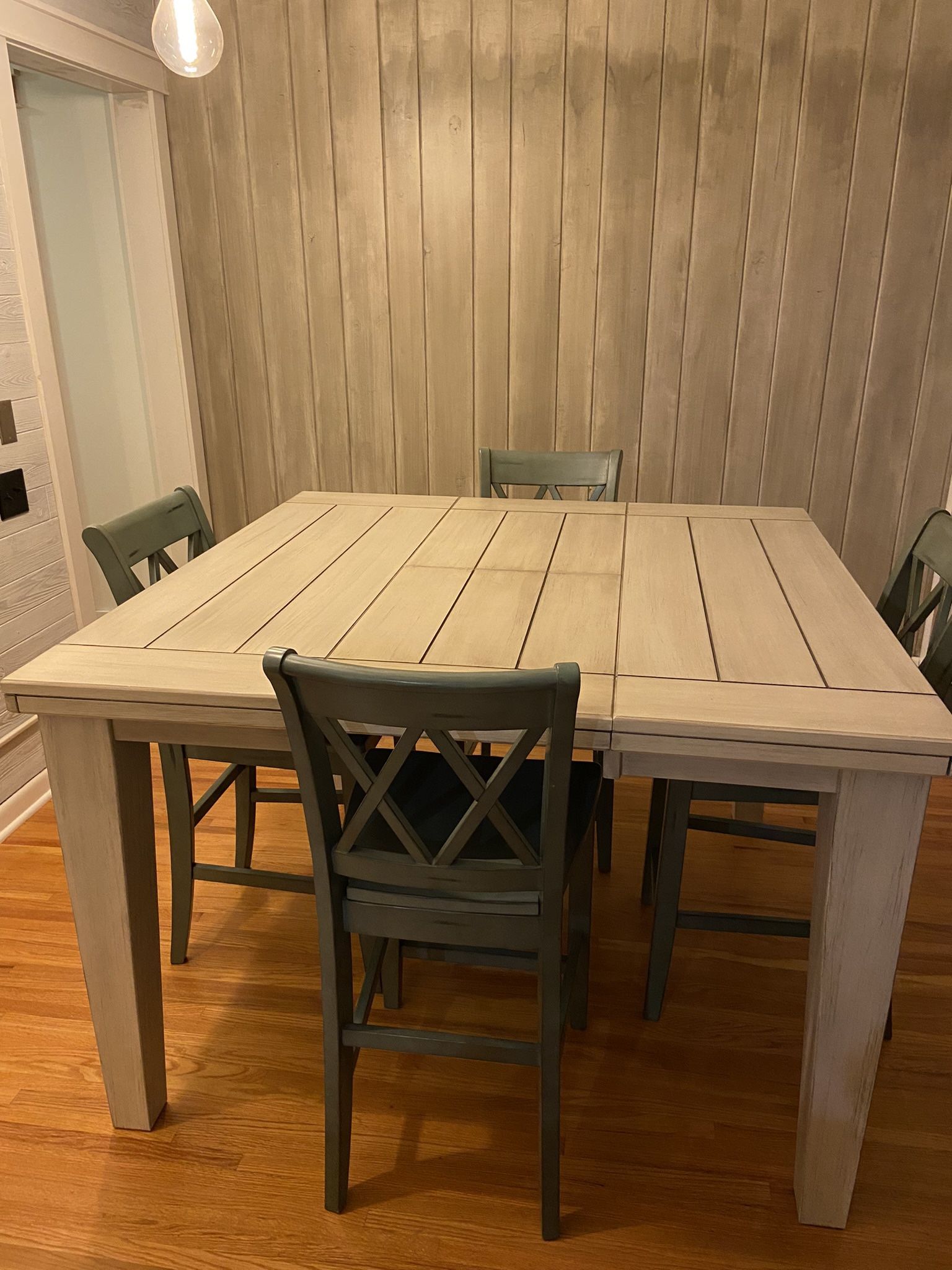 Ashley Furniture Expandable Dining Table (refurbished)