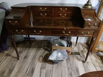 Vintage Sligh-Lowry Mahogany Carlton House writing desk