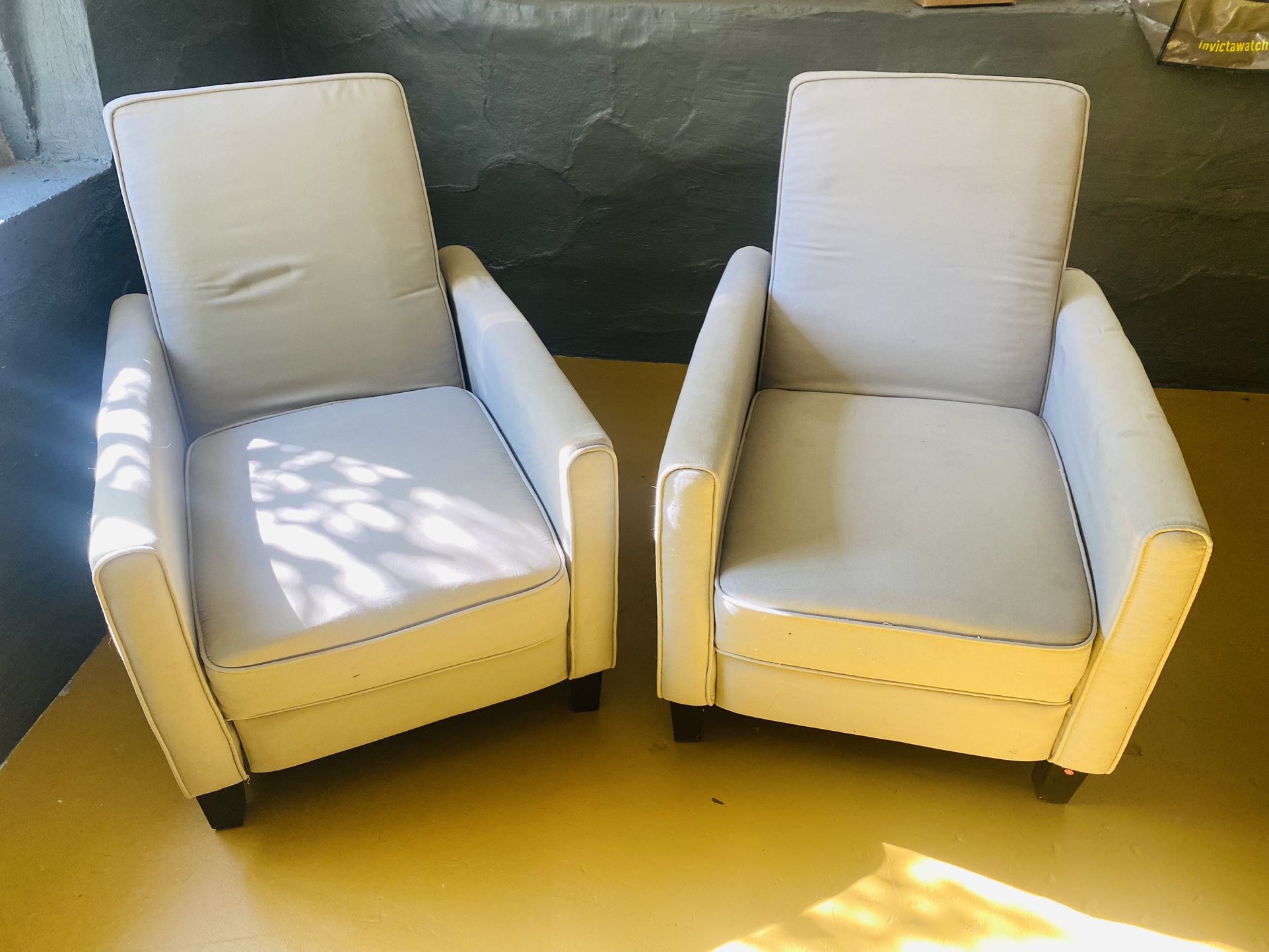 Pair of recliner Chairs