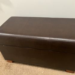 Vintage trunk/ottoman/footstool