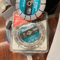 7 Inch  Circle Saw And Two  5 Inch Hole Saw