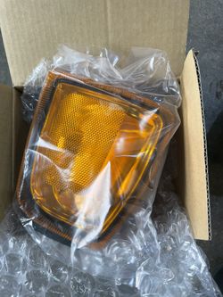 Head Light And Running Light For Early 2000’s Ford Ranger