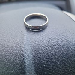 10k White Gold Ring Size 9 