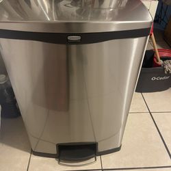 Stainless Steel Rubber Maid Trash Can
