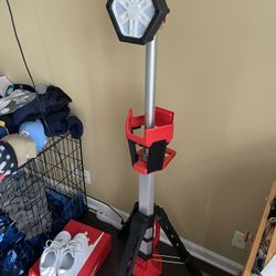 M18 18-Volt Lithium-Ion Cordless Rocket Dual Power Tower Light (Tool-Only)