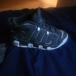 Nike air sneakers, likely in the 'Dark Smoke Grey' colorway. Size US 6 men