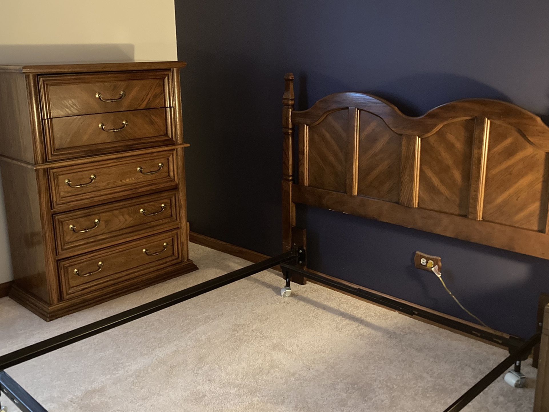 Sturdy Wood Bedroom Set