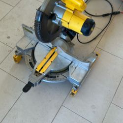 DeWALT DW715 Miter Saw, 12” Diameter Blade