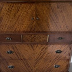 Antique  Bedroom Set / 4 Piece 