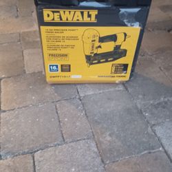 Dewalt Finshing Nailer