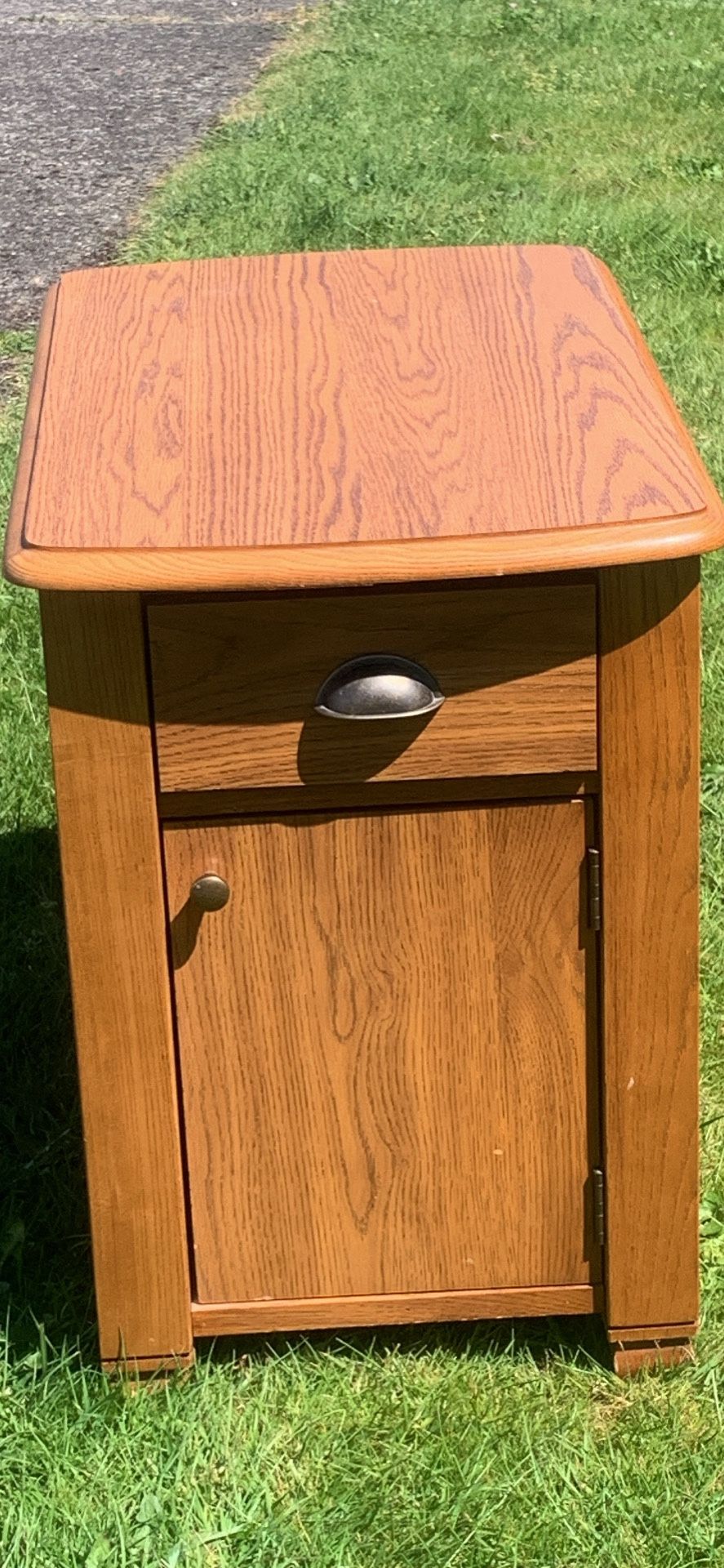 Solid Wood End Table With Magazine Rack