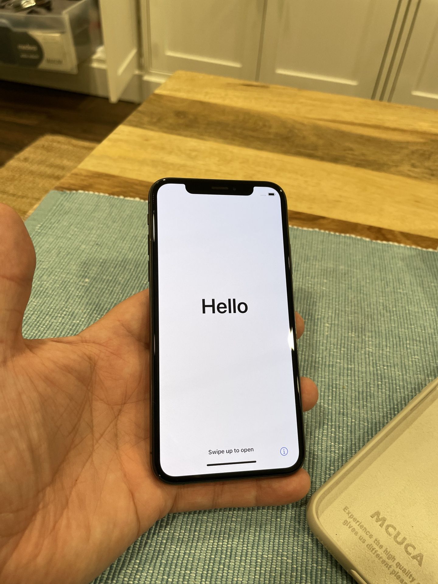 Apple iPhone XS Factory Unlocked With Papers