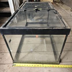 40 Gallon Breeder Tank With Locking Screen Lids