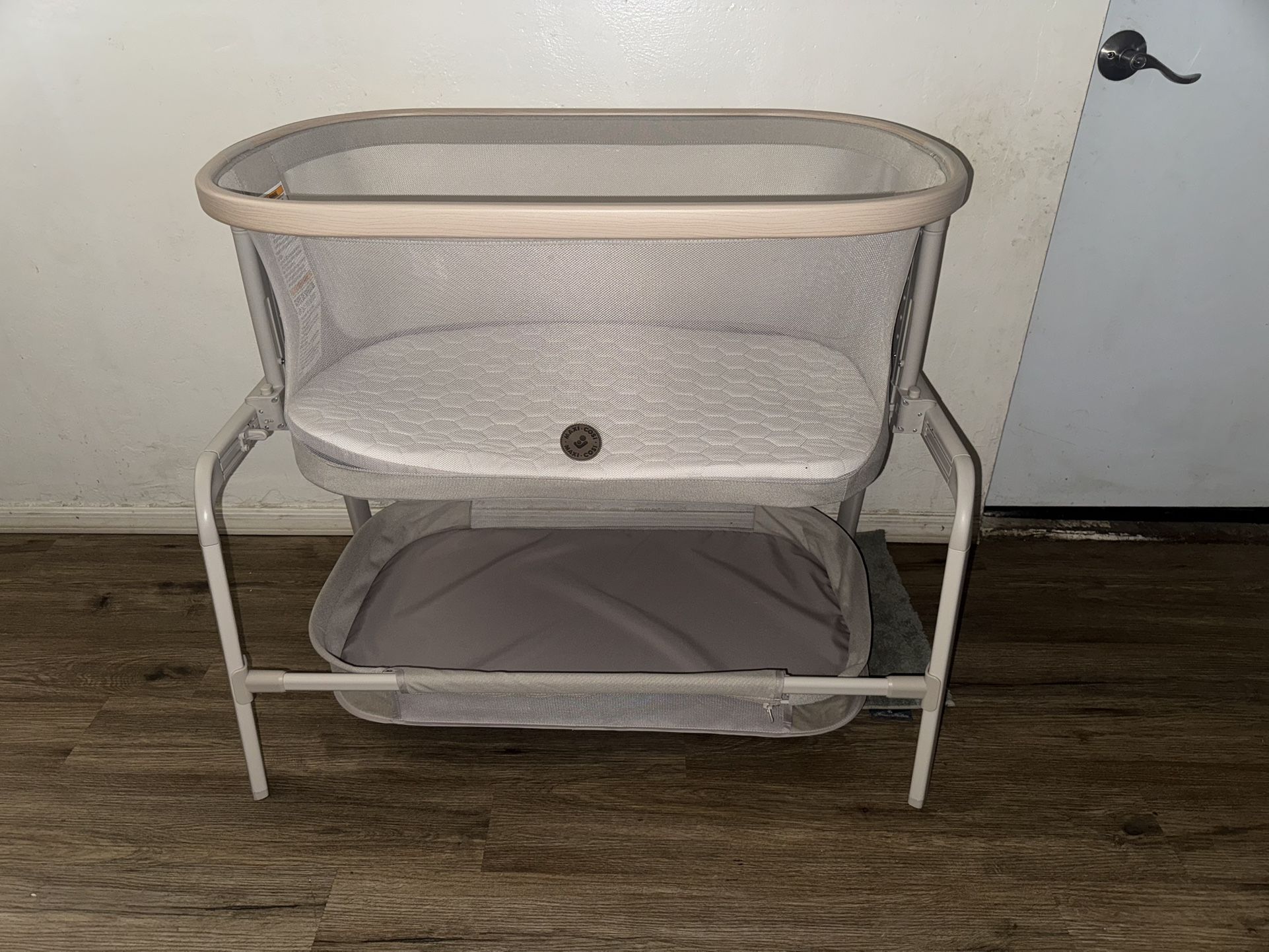 Maxi-Cosi Bedside Bassinet - Classic Oat