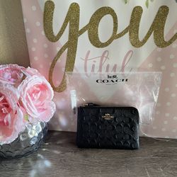 ⭐️Coach Wristlet