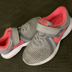 Girls Nikes
