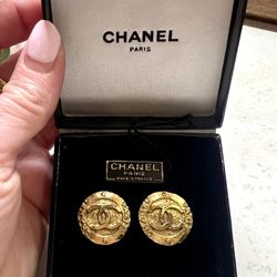 CHANEL Vintage 24KT Gold CC Logo Earrings 