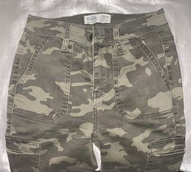 Camouflage High Rise Size 1 Stretch Skinny Jeans 