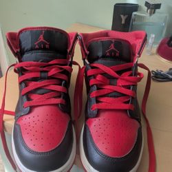 Air Jordan 1 Grade School Size 6 1/2 
