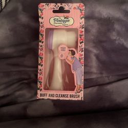 The Vintage Cosmetic Company Buff & Cleanse Brush