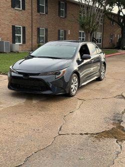 Toyota Corolla 2023 18 mil millas
