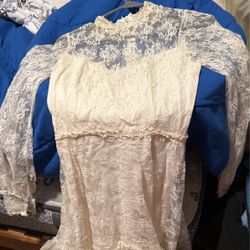 Very Vintage Wedding Gown Lace With train