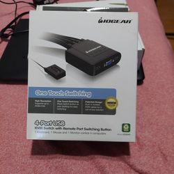 Iogear 4 Port USB  KVM Switch With Remote 