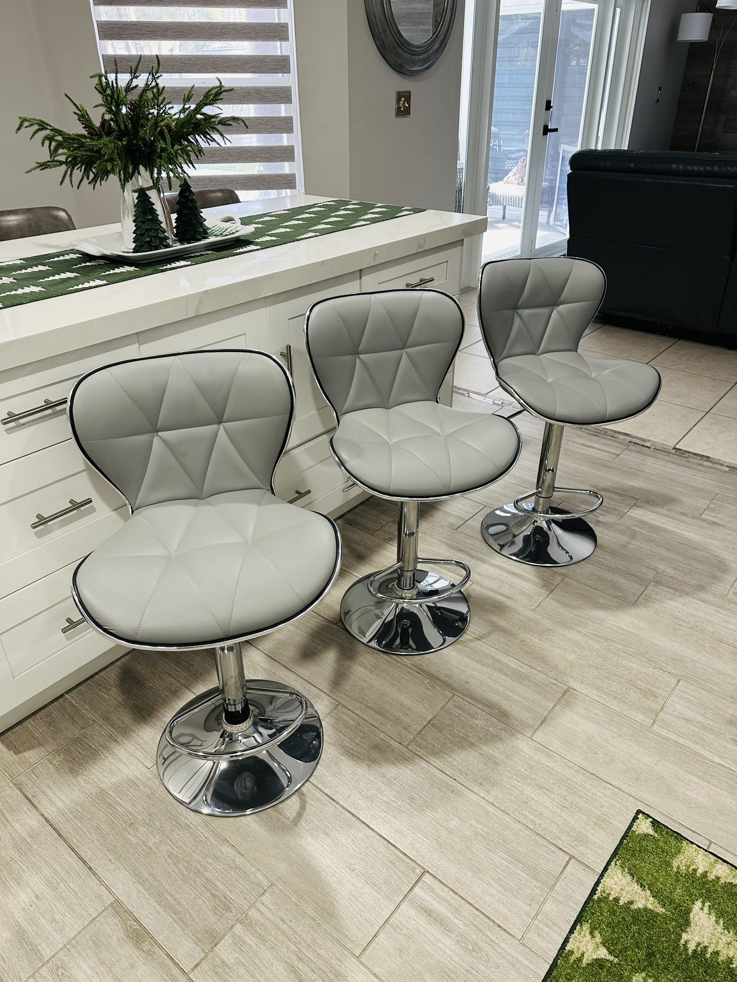 Set Of 3 Counter Height Bar Stools