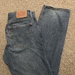 559 Levi Jeans 32x34 