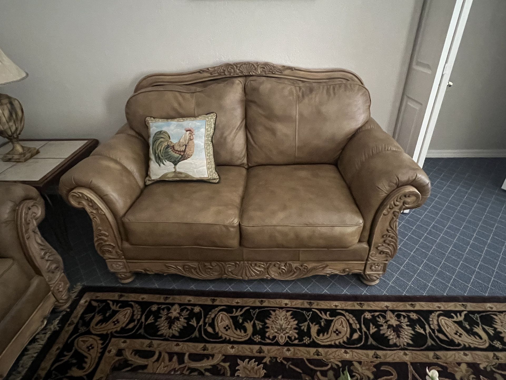 Couch & Sofa