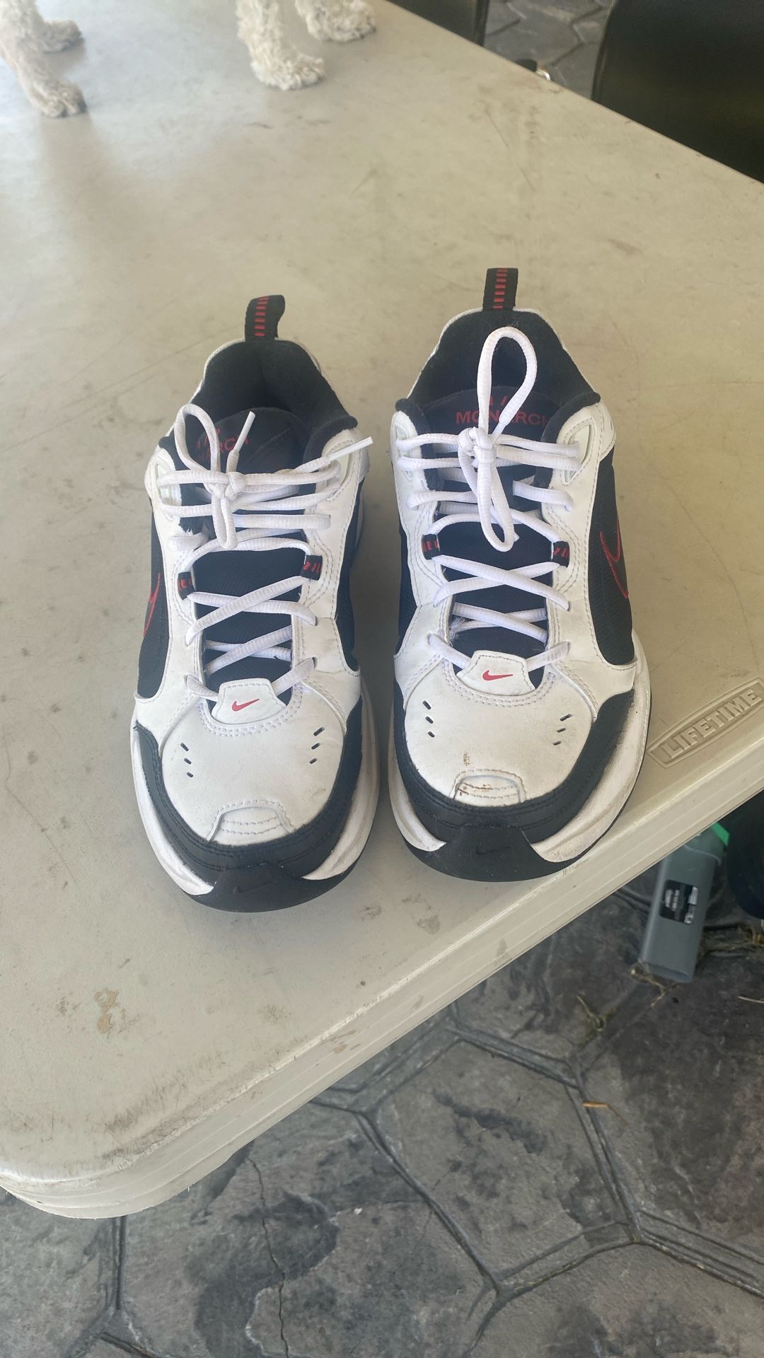 Nike Men  Size 9.5