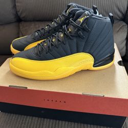 University gold jordan 12 (Size 11)