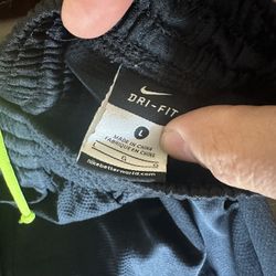 Nike Joggers Men’s Large Dri Fit