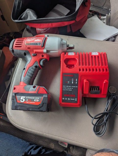 1/2 Impact Wrench Milwaukee