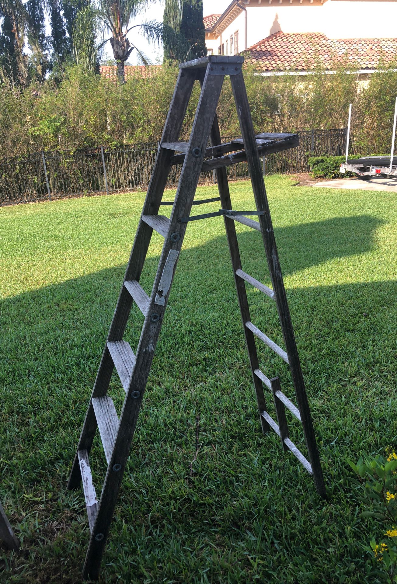 5 foot wooden ladder