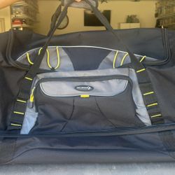 Wheeled duffel Bag