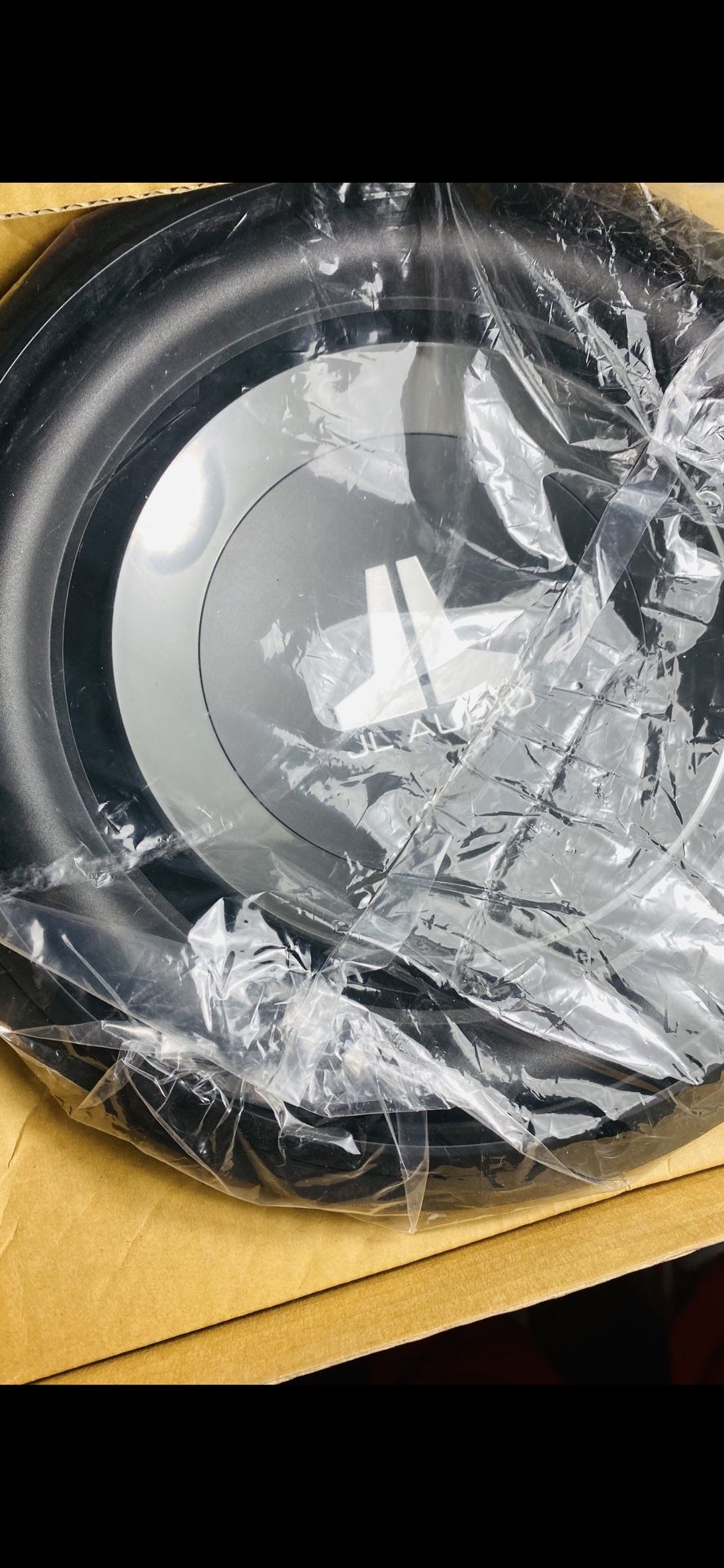JL AUDIO BRAND NEW  10 Wv3. 170  OBO 