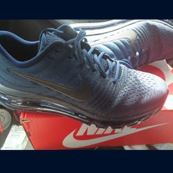 New Nike Air Max 11.5
