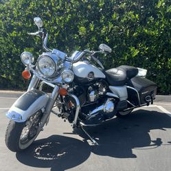 2008 Harley Davidson Road King  Classic.