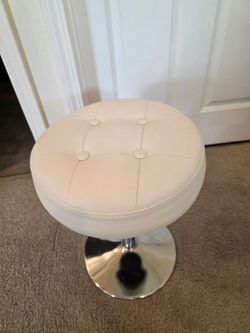 Vanity stool. Perfect condition.