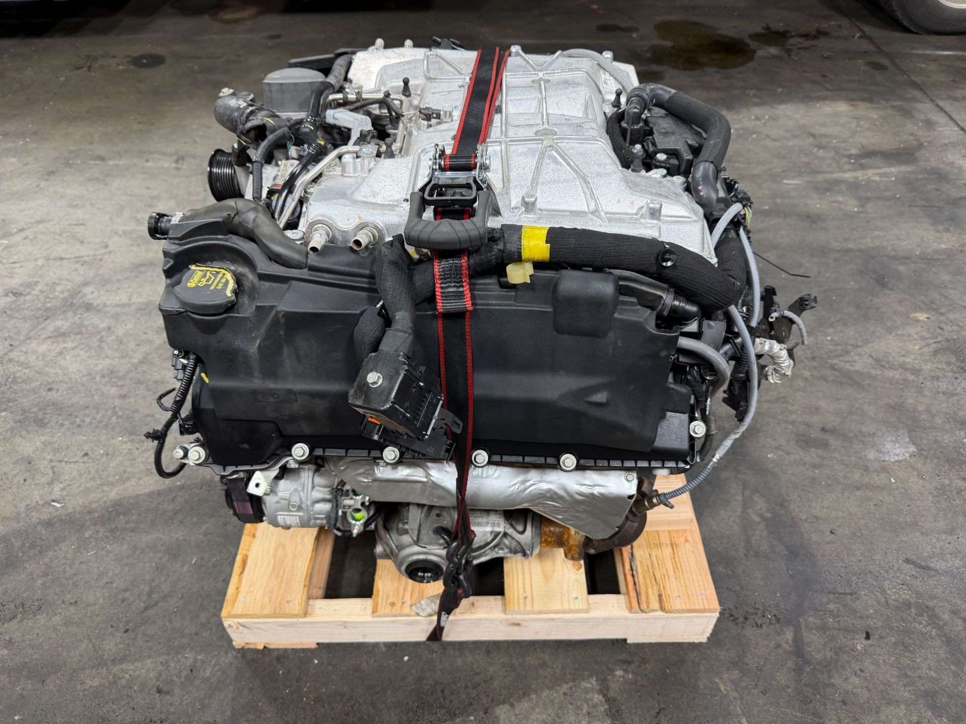 16-19 Jaguar F-Type AWD 5.0L OEM Engine Assembly (Damaged Accessories)