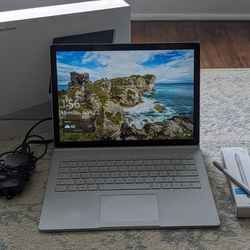 Microsoft Surface Book 2 13.5 i5 @ 2.60 GHz 8GB 256GB and Pen