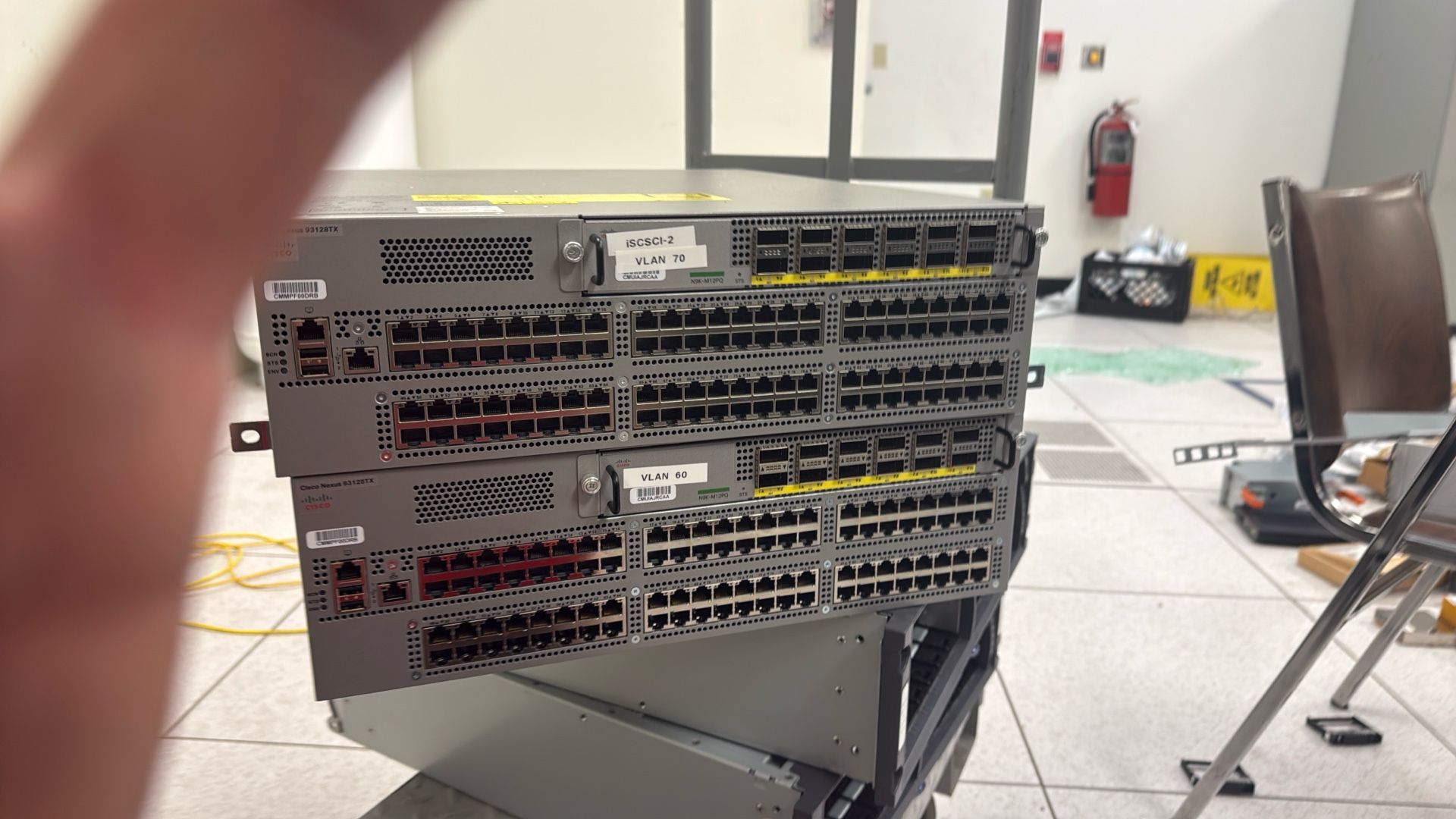 2 Cisco Nexus 9K Switches With 20 Gb & 10 Gb Ports