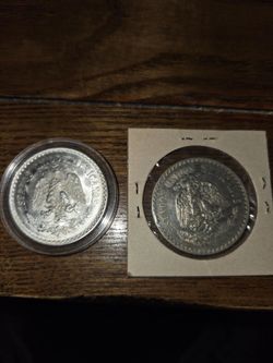 2- Mexico Un Peso silver 1945, 1923
