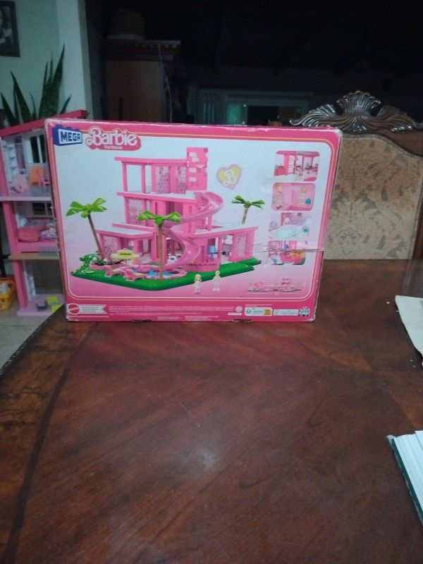 Mega Barbie DreamHouse The Movie Replica Building Sep