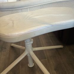Bed For A Baby/Cunita Para Bebé