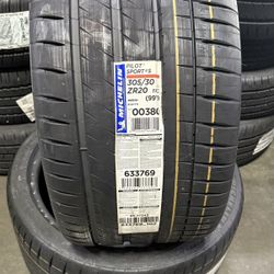 Michelin 305/30/20 305/30ZR20 Pilot Sport 4s RUN FLAT CORVETTE